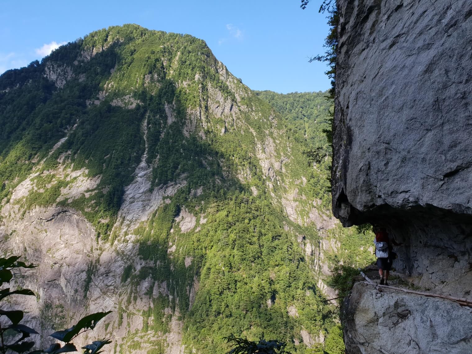 Hiking into Azoraha Onsen